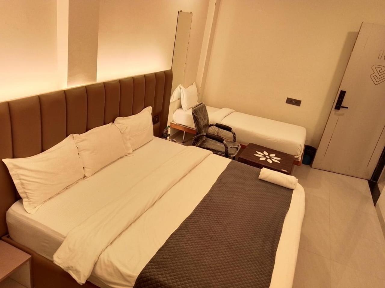 Hotel Vilaasitaa Vijay Nagar Indore Ngoại thất bức ảnh